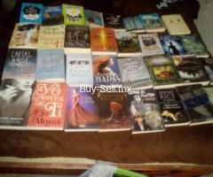 Paquete de 33 libros.