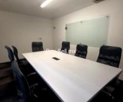 160 m² – Maravillosa sala de juntas con todos los servicios