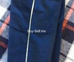 Pantalón deportivo seminuevo talla 6