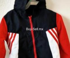 Chamarra deportiva talla 4 nueva