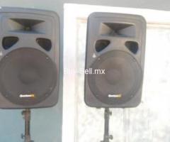 SE VENDEN 2 BOCINAS QUANTUM FX 15 PULGADAS
